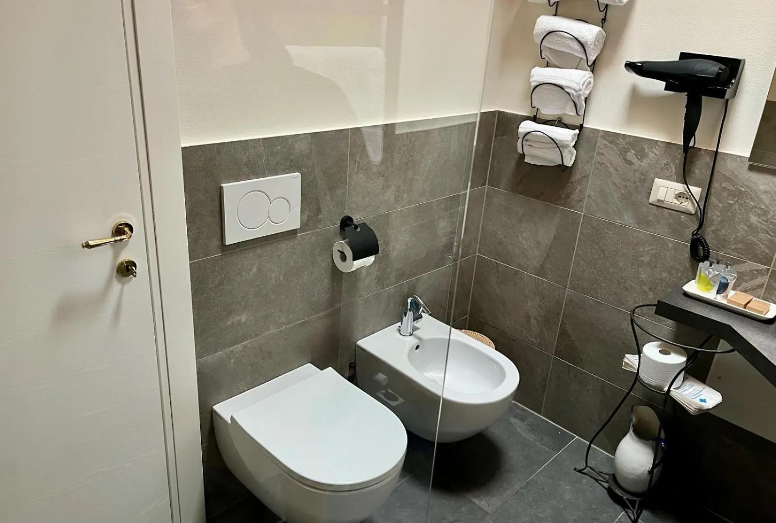 Bed & Breakfast La Corte del Governo 565 Lezzeno Italia