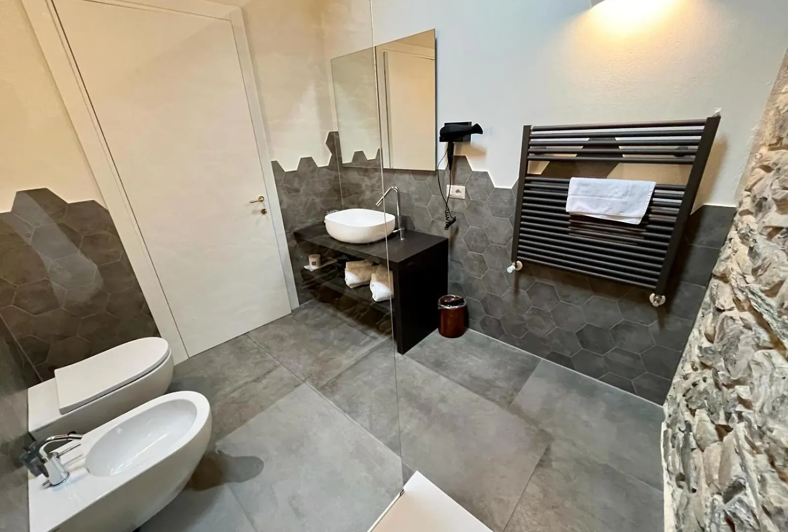 La Corte del Governo 565 Lezzeno Bed & Breakfast