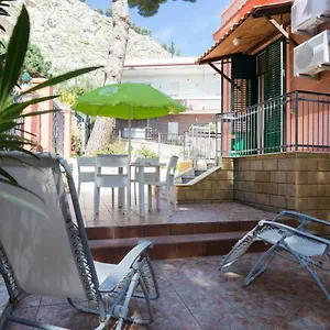 House Eraclea Affittacamere Mondello